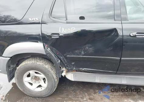 2001 Toyota Sequoia Sr5 V8 z USA, uszkodzony, nr VIN 5TDBT44A41S047170